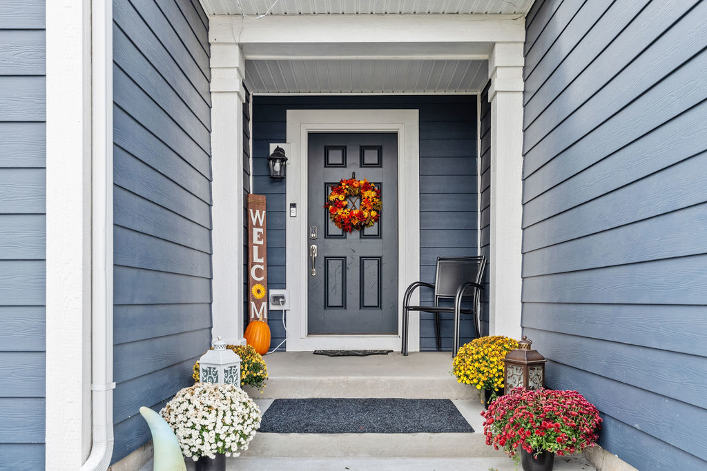 725 CLOVERLEAF Drive