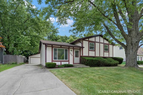 Photo of 286 Plainview Drive, Bolingbrook, IL 60440 (MLS # 12716100)