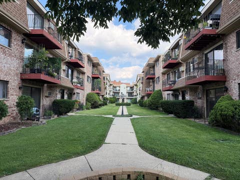Photo of 5303 N Delphia Avenue #304, Chicago, IL 60656 (MLS # 12725350)