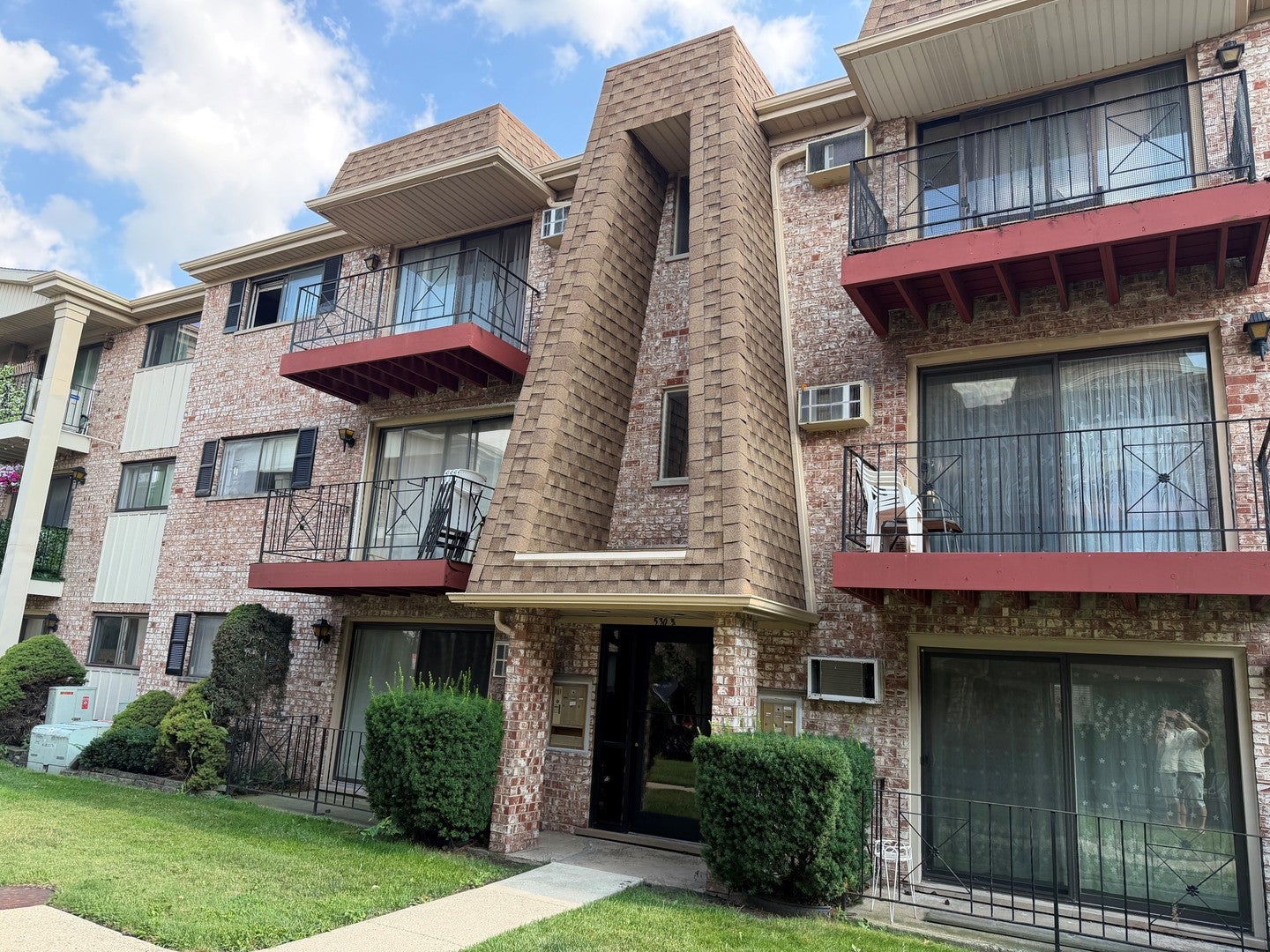5303 N Delphia Avenue 304