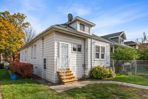 Tiny photo for 7832 S Paxton Avenue, Chicago, IL 60649 (MLS # 12513633)
