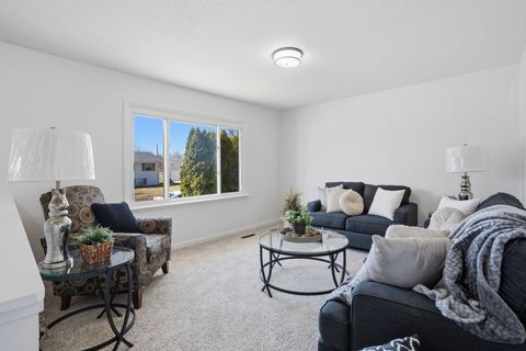 Tiny photo for 3109 N Lincoln Avenue, Davenport, IA 52804 (MLS # 12599404)