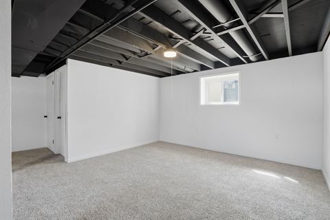 Tiny photo for 3109 N Lincoln Avenue, Davenport, IA 52804 (MLS # 12599404)