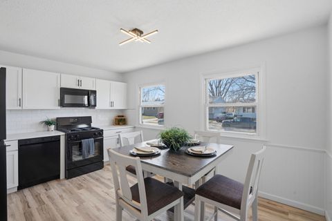 Tiny photo for 3109 N Lincoln Avenue, Davenport, IA 52804 (MLS # 12599404)