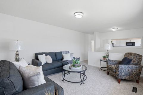 Tiny photo for 3109 N Lincoln Avenue, Davenport, IA 52804 (MLS # 12599404)