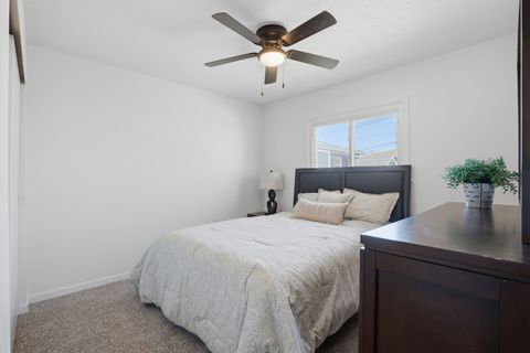 Tiny photo for 3109 N Lincoln Avenue, Davenport, IA 52804 (MLS # 12599404)