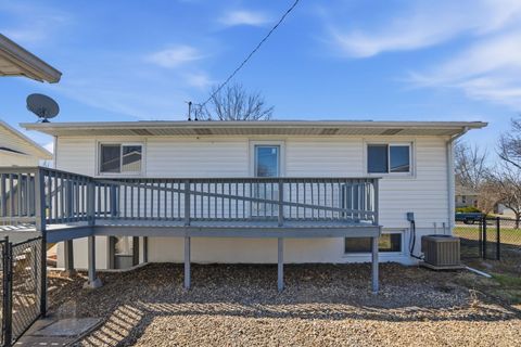 Tiny photo for 3109 N Lincoln Avenue, Davenport, IA 52804 (MLS # 12599404)