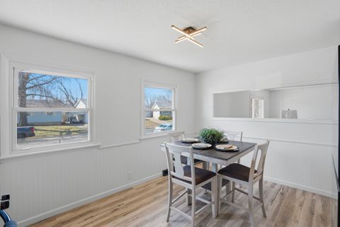 Tiny photo for 3109 N Lincoln Avenue, Davenport, IA 52804 (MLS # 12599404)