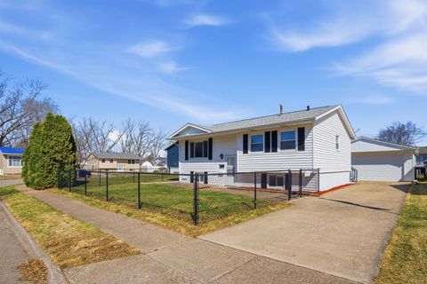 Tiny photo for 3109 N Lincoln Avenue, Davenport, IA 52804 (MLS # 12599404)