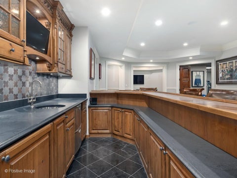 Tiny photo for 909 Cleveland Road, Hinsdale, IL 60521 (MLS # 12727217)