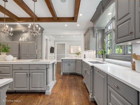 Tiny photo for 909 Cleveland Road, Hinsdale, IL 60521 (MLS # 12727217)