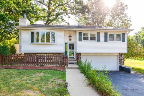 Photo of 36661 N Oakwood Drive, Lake Villa, IL 60046 (MLS # 12456788)