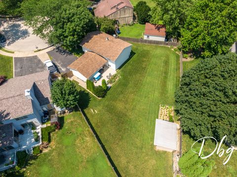 Tiny photo for 4750 CREST Court, Waukegan, IL 60085 (MLS # 12406624)
