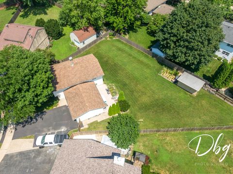 Tiny photo for 4750 CREST Court, Waukegan, IL 60085 (MLS # 12406624)