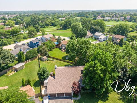 Tiny photo for 4750 CREST Court, Waukegan, IL 60085 (MLS # 12406624)