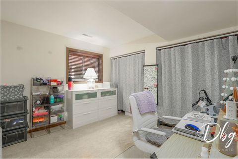 Tiny photo for 4750 CREST Court, Waukegan, IL 60085 (MLS # 12406624)