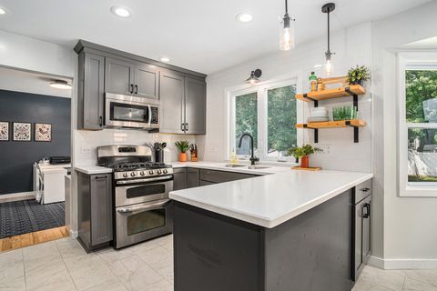 Tiny photo for 1614 185th Street, Lansing, IL 60438 (MLS # 12508125)