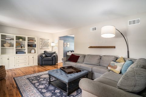 Tiny photo for 1614 185th Street, Lansing, IL 60438 (MLS # 12508125)