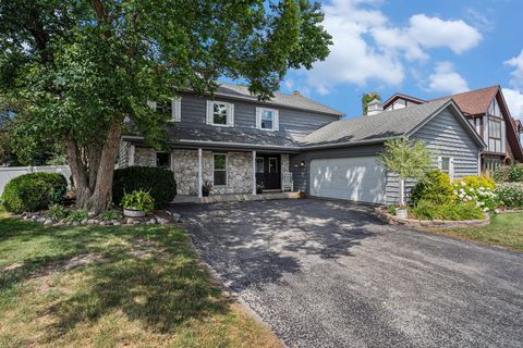 Photo of 1614 185th Street, Lansing, IL 60438 (MLS # 12508125) Photo of 1614 185th Street, Lansing, IL 60438 (MLS # 12508125)