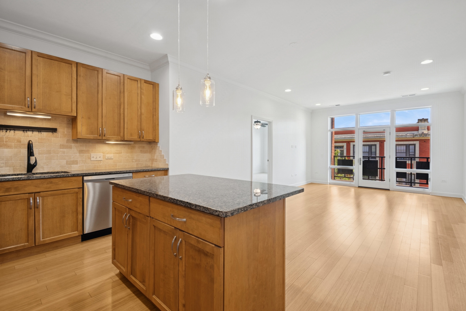 2326 W Giddings Street 305