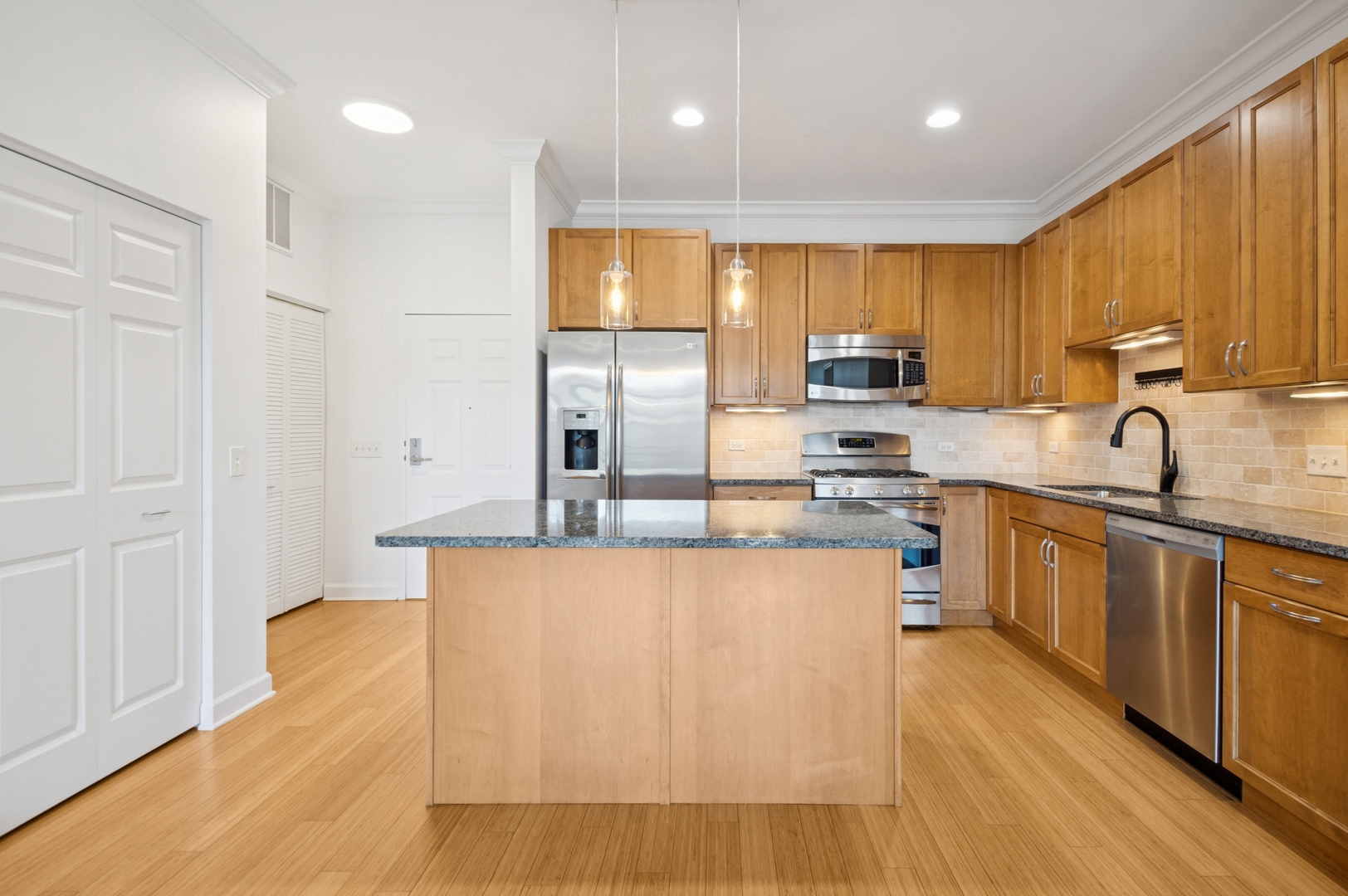 2326 W Giddings Street 305