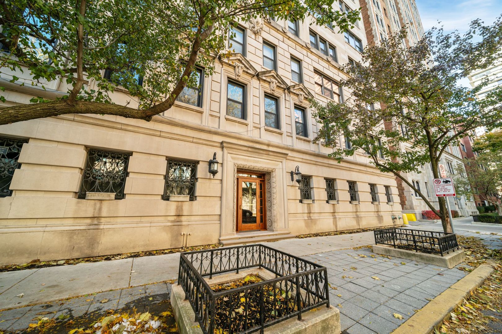 2912 N COMMONWEALTH Avenue 1A