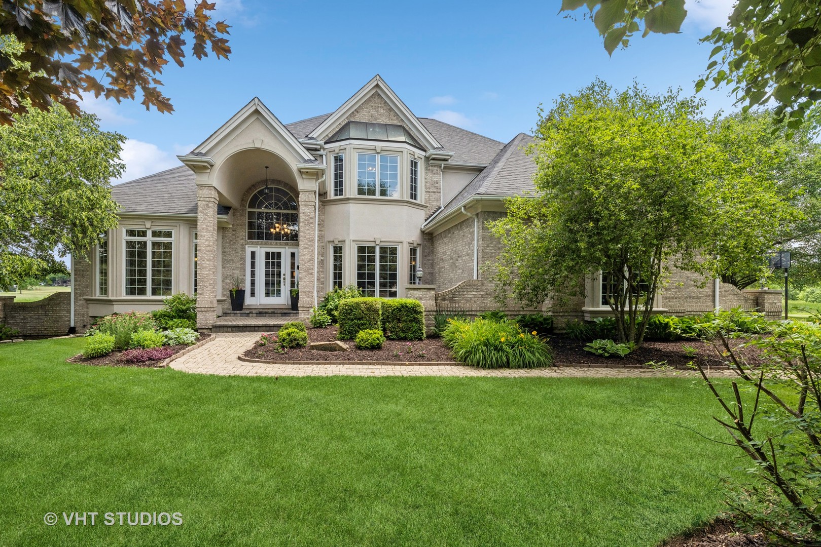 2 E Prairie Court