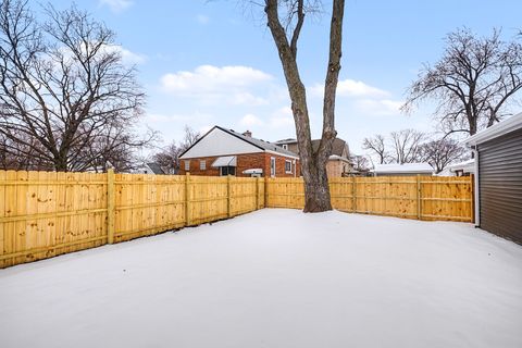 Tiny photo for 8244 44th Street, Lyons, IL 60534 (MLS # 12602990)