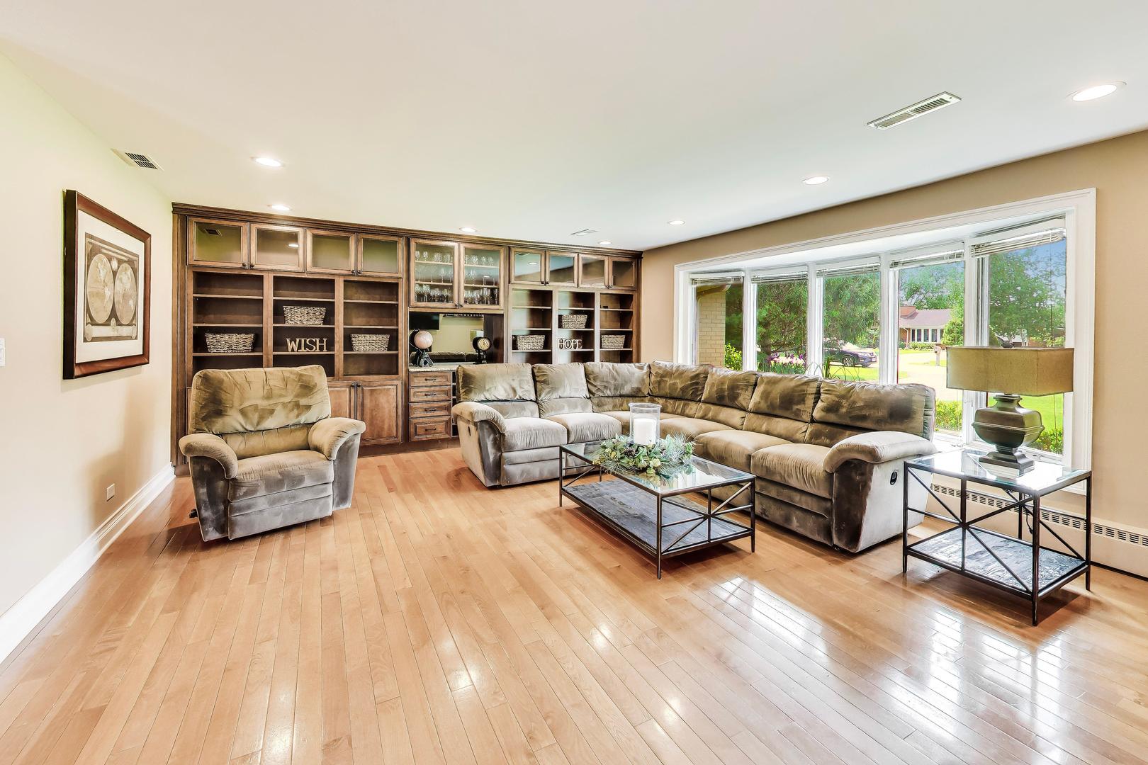 16 S Wildwood Drive
