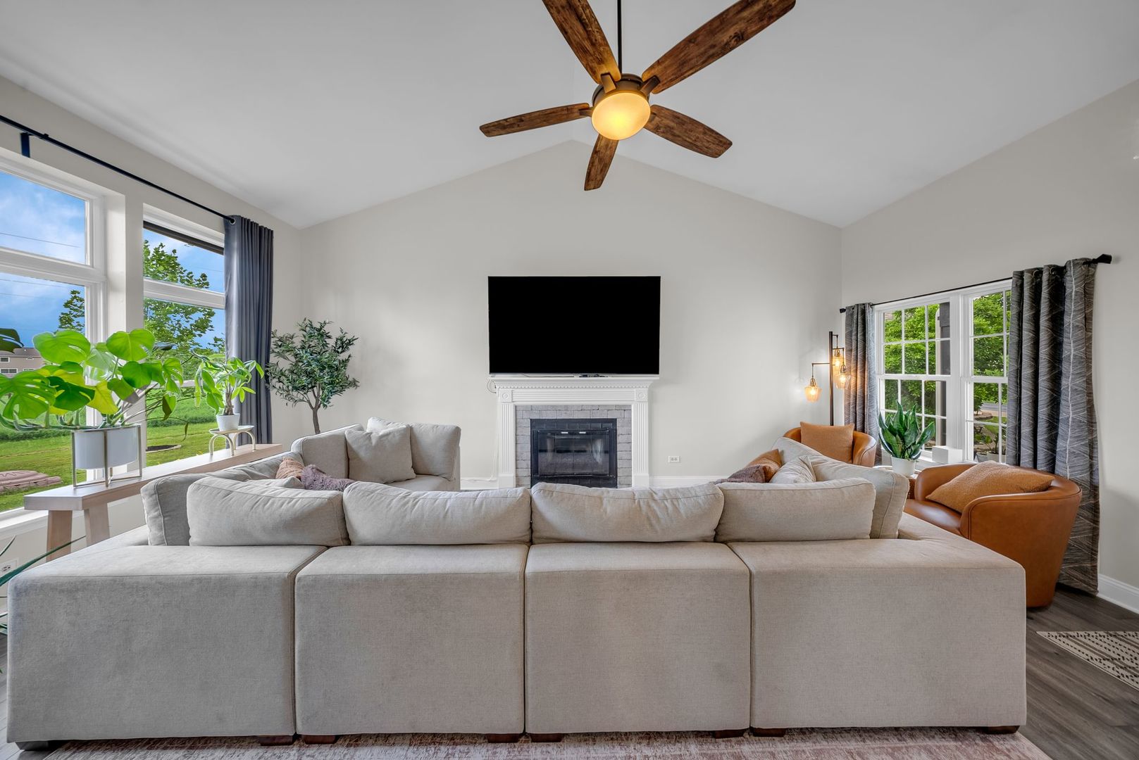 2125 Victoria Lakes Court