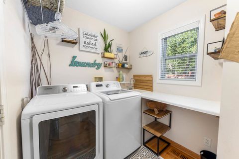 Tiny photo for 752 Kensington Boulevard, DeKalb, IL 60115 (MLS # 12459284)