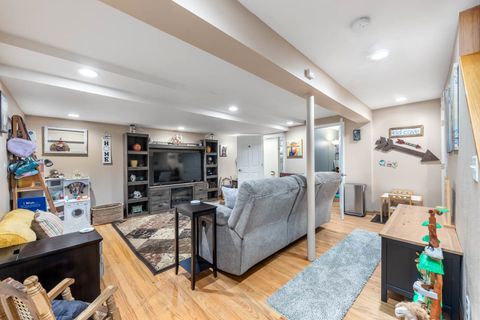 Tiny photo for 752 Kensington Boulevard, DeKalb, IL 60115 (MLS # 12459284)