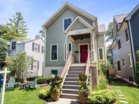 Photo of 2121 Pioneer Road, Evanston, IL 60201 (MLS # 12678816)
