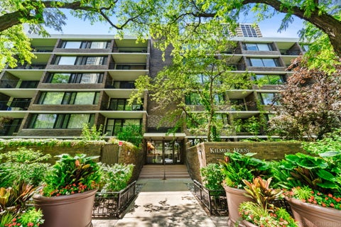 Photo of 1555 N Sandburg Terrace #315K, Chicago, IL 60610 (MLS # 12696222)
