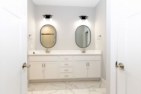 Tiny photo for 41 Brookstone Circle, Bloomington, IL 61704 (MLS # 12529994)