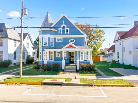 220 W Lincoln Avenue Belvidere IL 61008