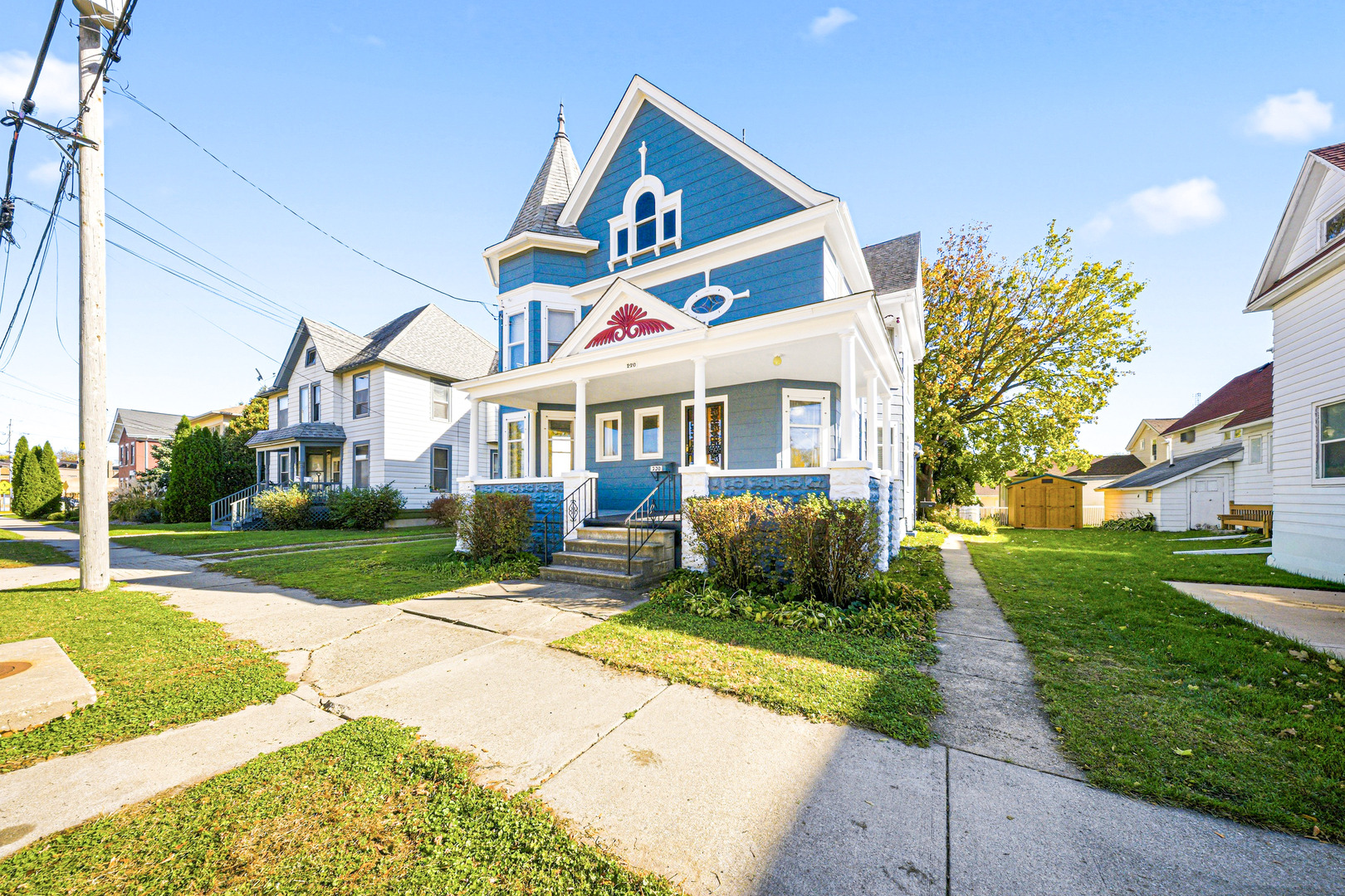 220 W Lincoln Avenue