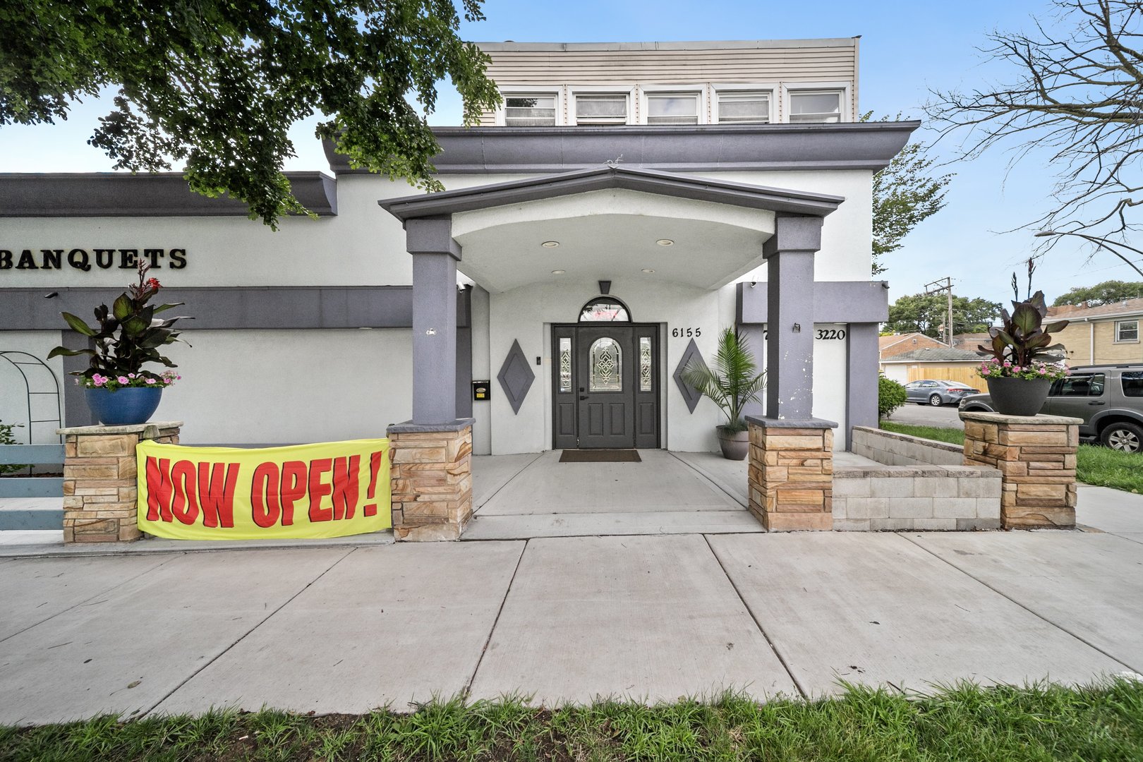 6155 W FULLERTON Avenue