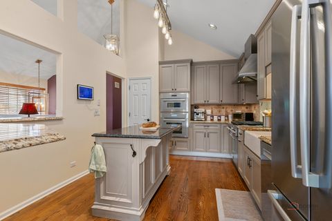 Tiny photo for 1316 Christine Court, Vernon Hills, IL 60061 (MLS # 12518470)