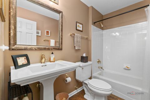 Tiny photo for 1316 Christine Court, Vernon Hills, IL 60061 (MLS # 12518470)