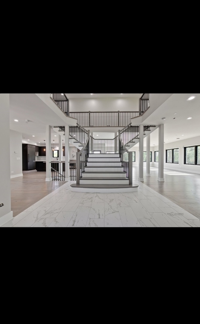 6447 N Ridge Place 0