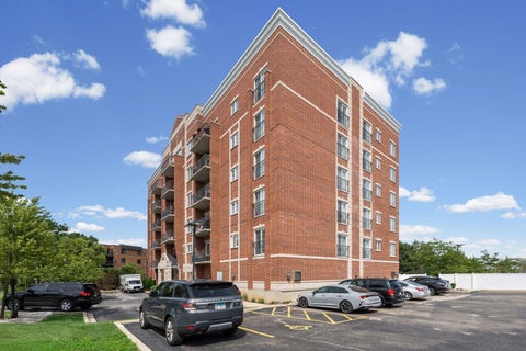 Tiny photo for 405 S Creekside Drive #404, Palatine, IL 60074 (MLS # 12723463)