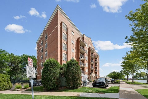 Tiny photo for 405 S Creekside Drive #404, Palatine, IL 60074 (MLS # 12723463)