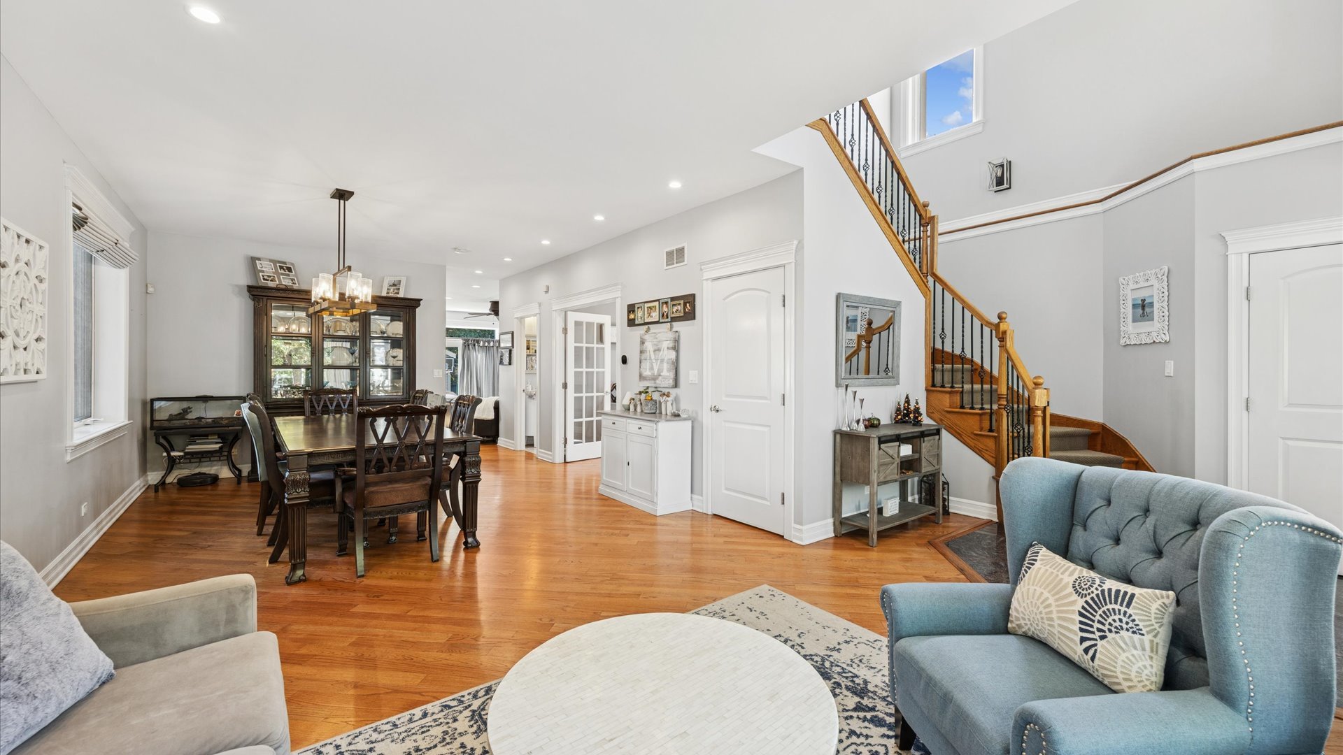 7221 N Octavia Avenue