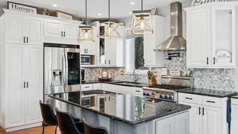 Tiny photo for 7221 N Octavia Avenue, Chicago, IL 60631 (MLS # 12506868)