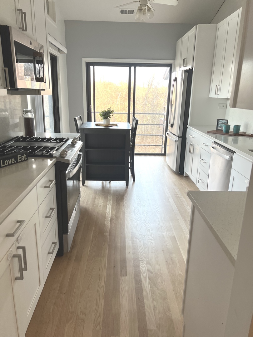 1039 Deerfield Place 1039