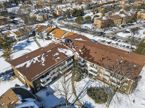 Tiny photo for 3000 Bayside Drive #202, Palatine, IL 60074 (MLS # 12558578)