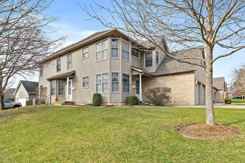 Tiny photo for 122 Mclaren Drive S, Sycamore, IL 60178 (MLS # 12577477)