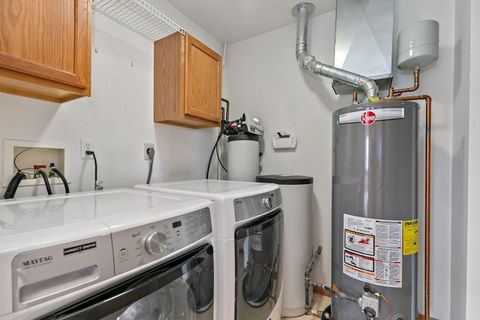 Tiny photo for 122 Mclaren Drive S, Sycamore, IL 60178 (MLS # 12577477)