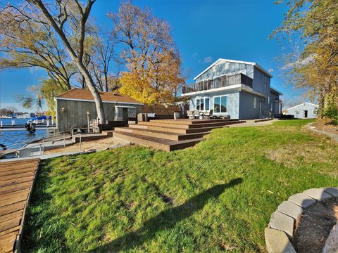 1015 N River Road McHenry IL 60051